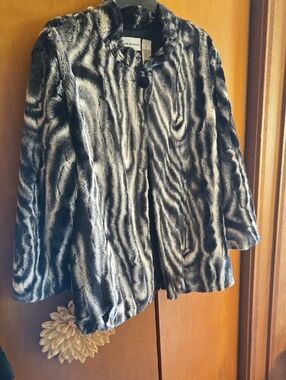 Alfred Dunner Marbled Black and Gray Faux Fur Coat